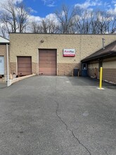 4059 Skyron Dr, Doylestown, PA à louer Photo de l’immeuble– Image 1 sur 13