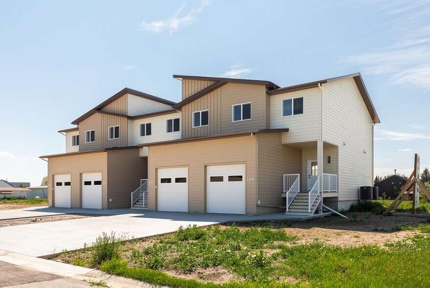 304 50 w, Raymond, AB à vendre - Photo de l’immeuble – Image 2 sur 33