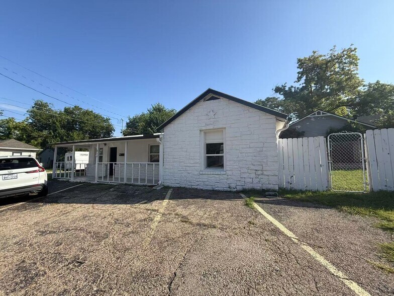 810 W Avenue M, Temple, TX à louer - Photo de l’immeuble – Image 1 sur 4