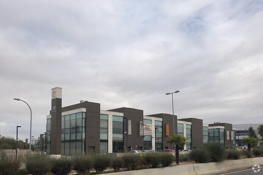Avenida Madrid, Arganda del Rey, Madrid à vendre - Photo de l’immeuble – Image 2 sur 3