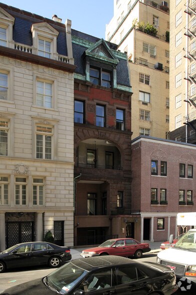 4 E 78th St, New York, NY à louer - Photo de l’immeuble – Image 2 sur 2