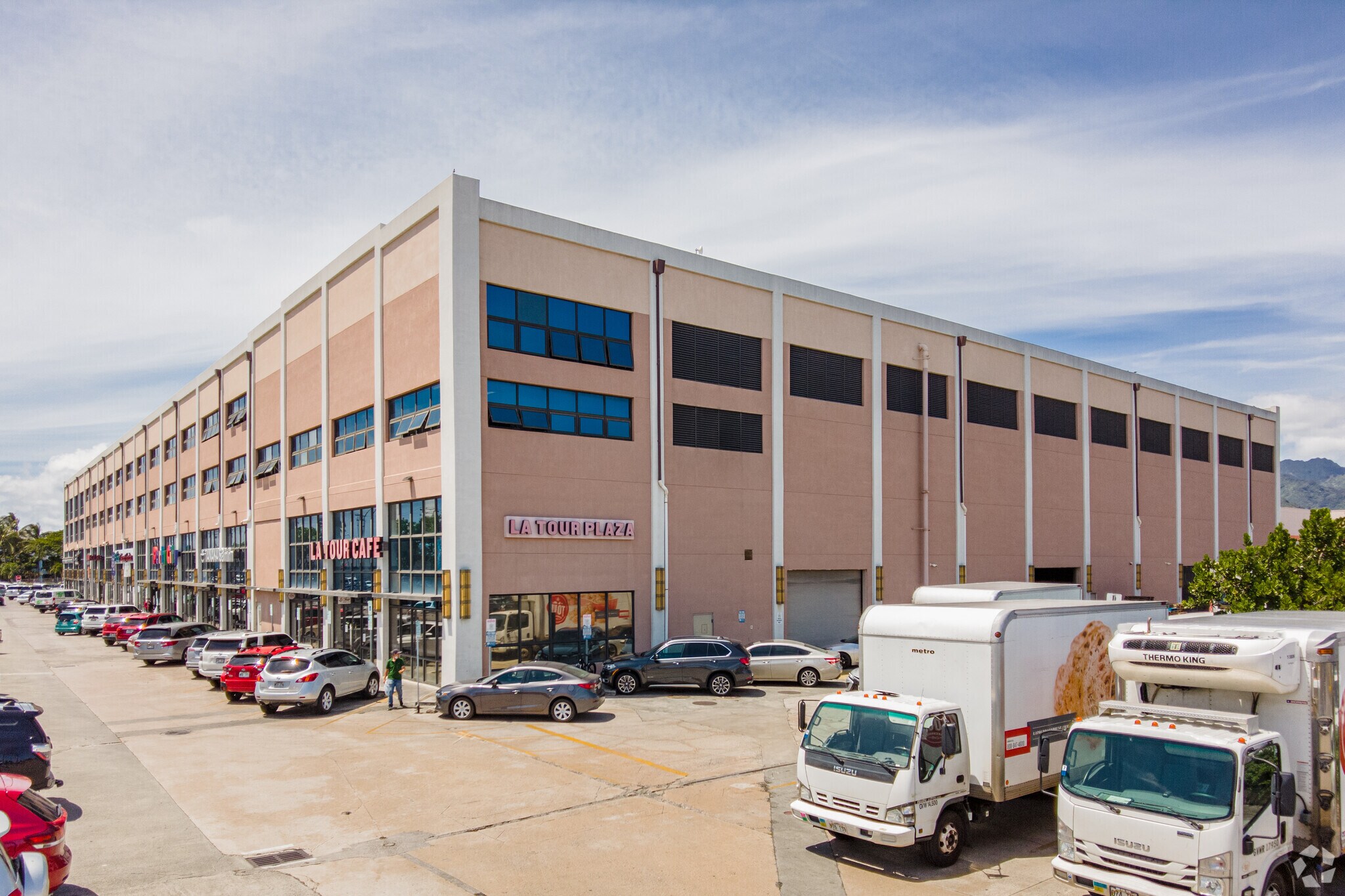 800-900 N Nimitz Hwy, Honolulu, HI à louer Photo principale– Image 1 sur 6