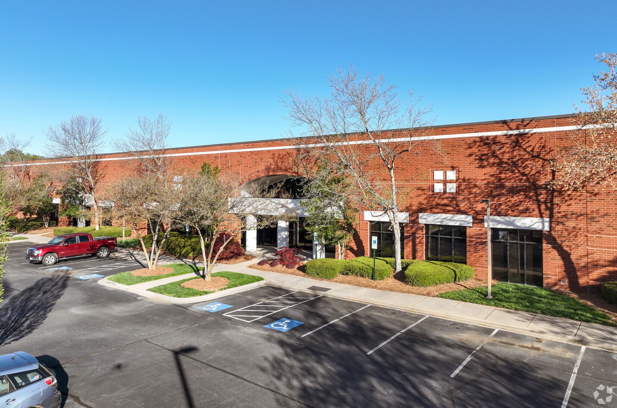 12125 Herbert Wayne Ct, Huntersville, NC à louer Photo principale– Image 1 sur 6