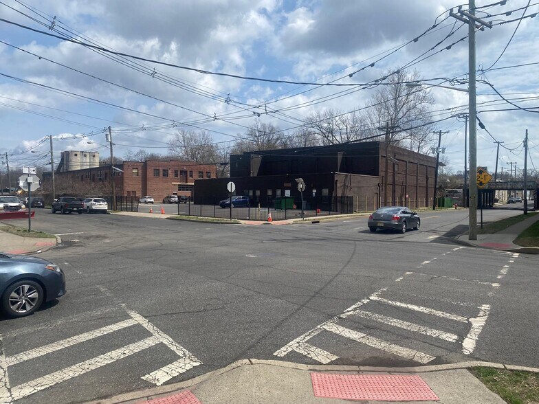700-710 N AVE NORTH AVE St, Plainfield, NJ à vendre - Photo de l’immeuble – Image 2 sur 2