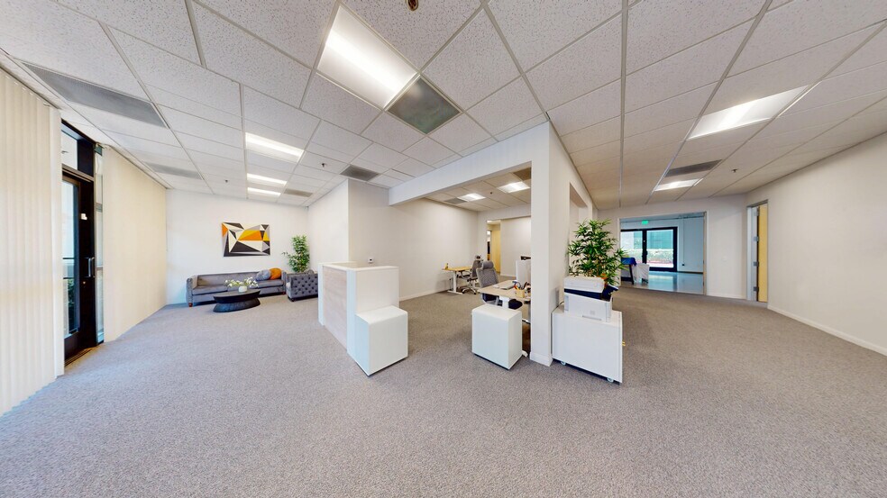 27 Spectrum Pointe Dr, Lake Forest, CA à louer - Photo intérieure – Image 2 sur 17
