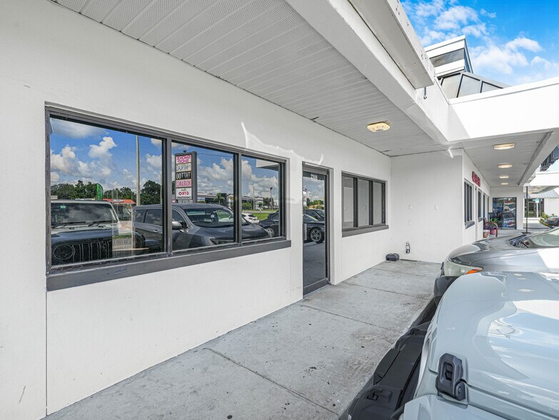 7300-7324 E Colonial Dr, Orlando, FL à louer - Photo de l’immeuble – Image 1 sur 1