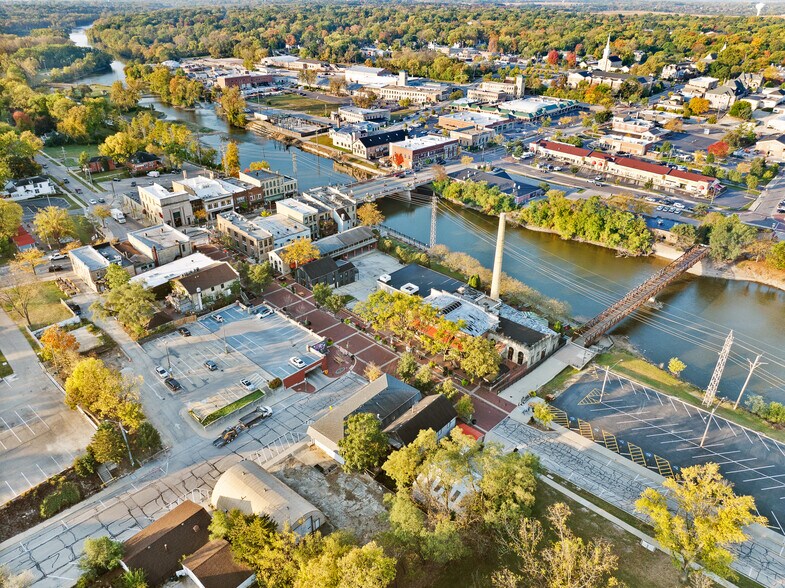 21 N River St, Batavia, IL à louer - Photo de l’immeuble – Image 3 sur 44