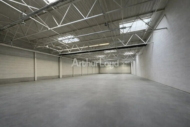 Plus de détails pour Local commercial à louer