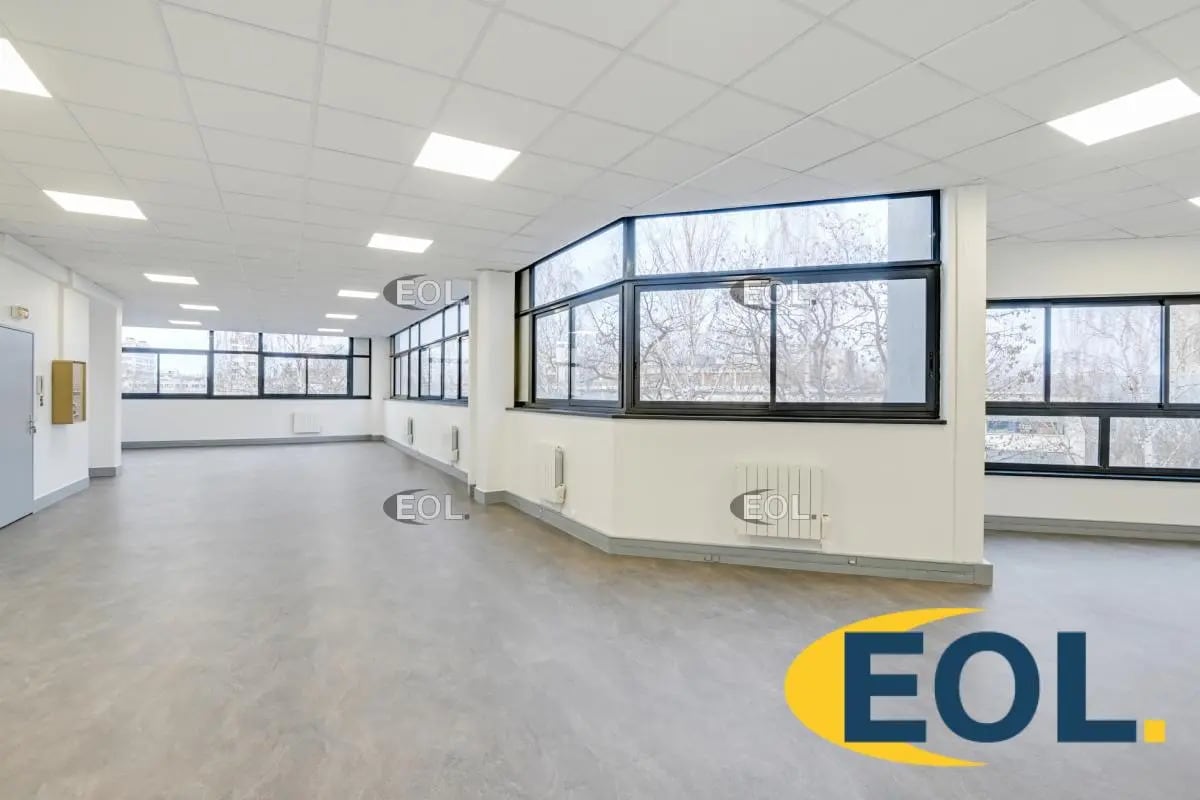 Local d’activités dans Saint-Denis à louer Photo intérieure– Image 1 sur 12