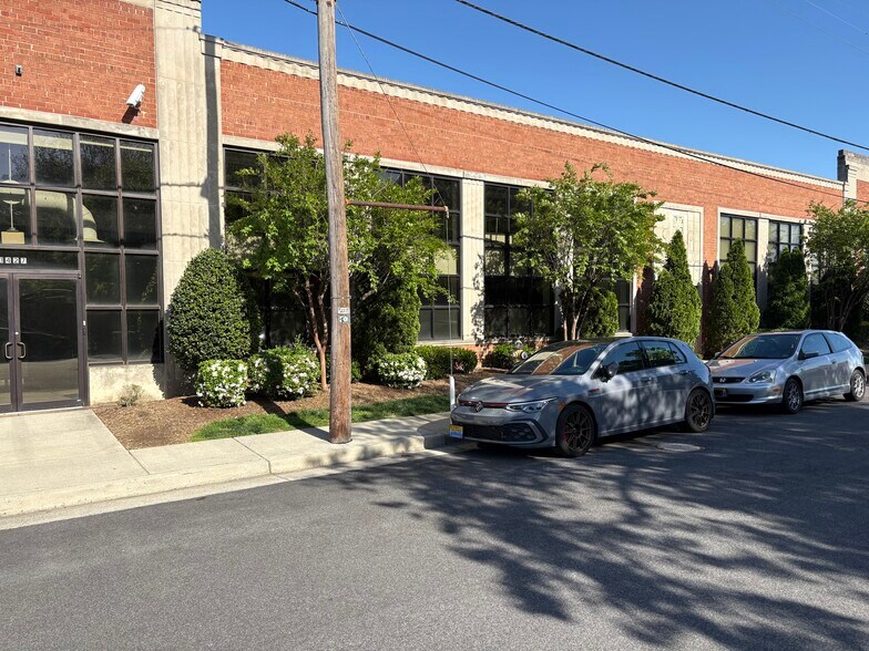 1423-1427 Leslie Ave, Alexandria, VA à louer - Photo de l’immeuble – Image 1 sur 6