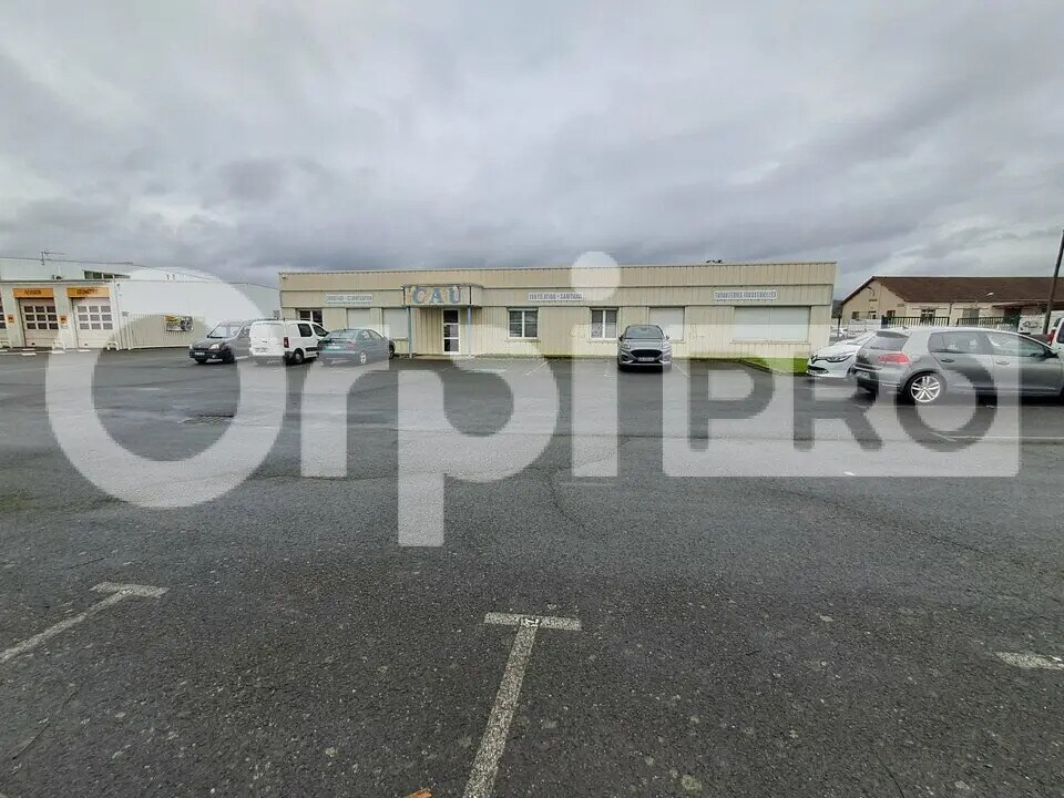 Bureau dans Montluçon à louer Photo de l’immeuble– Image 1 sur 7