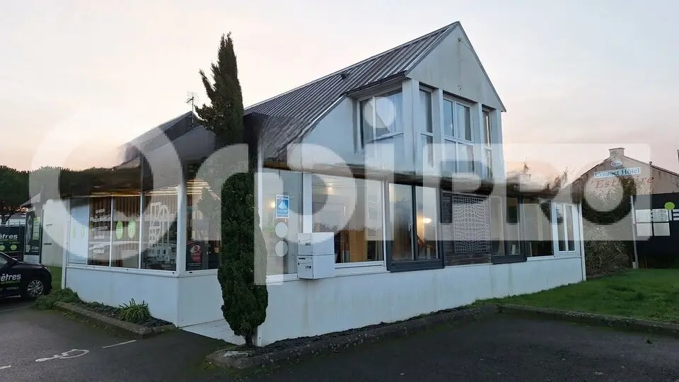 Local d'activités dans Saint-Brevin-les-Pins à vendre Photo de l’immeuble– Image 1 sur 12