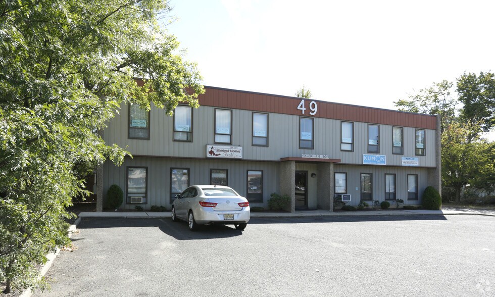 49 W Prospect St, East Brunswick, NJ à louer - Photo de l’immeuble – Image 2 sur 13