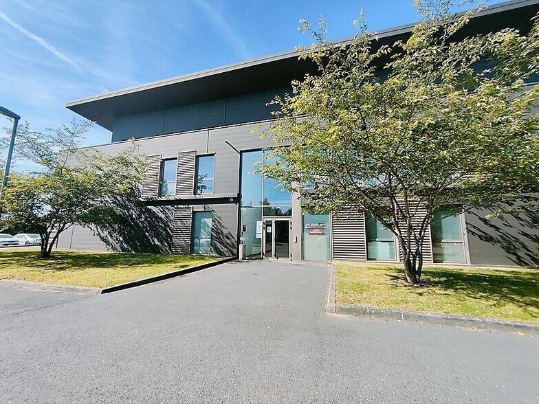13 Avenue Joseph Paxton, Ferrières-en-Brie à louer - Photo de l’immeuble – Image 2 sur 23