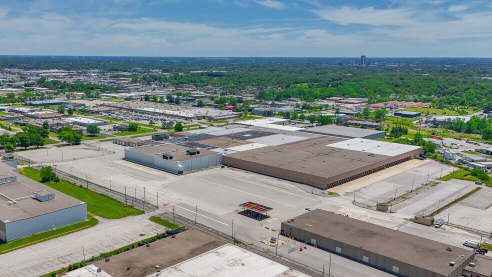 4815 Executive Blvd, Fort Wayne, IN à louer - Photo de l’immeuble – Image 2 sur 8