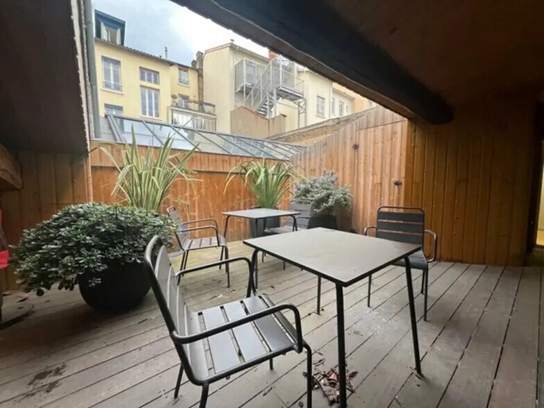 Bureau dans Lyon à vendre - Photo de l’immeuble – Image 3 sur 12