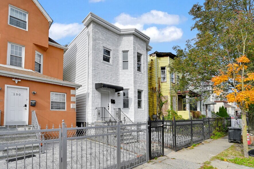 148 S 13th Ave, Mount Vernon, NY à vendre - Photo de l’immeuble – Image 3 sur 35