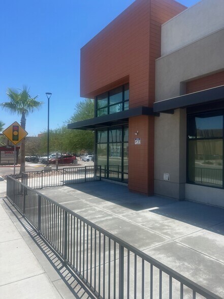 42455 Washington St, Palm Desert, CA à louer - Photo de l’immeuble – Image 2 sur 7