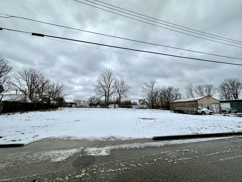 5 Bell st, Lansing, MI à vendre - Photo de l’immeuble – Image 2 sur 4