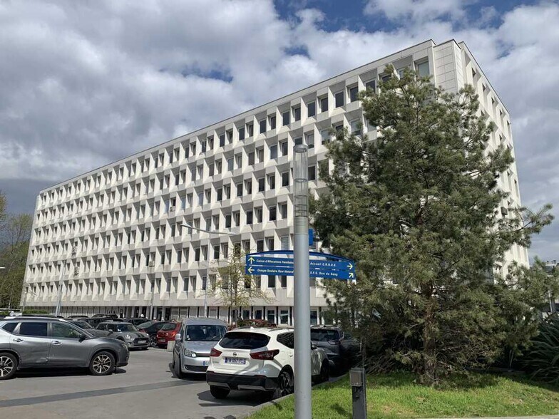 Bureau dans Créteil à louer - Photo de l’immeuble – Image 2 sur 20