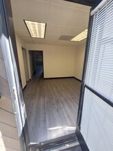 9025 Eton Ave, Canoga Park, CA à louer Photo intérieure– Image 2 sur 8