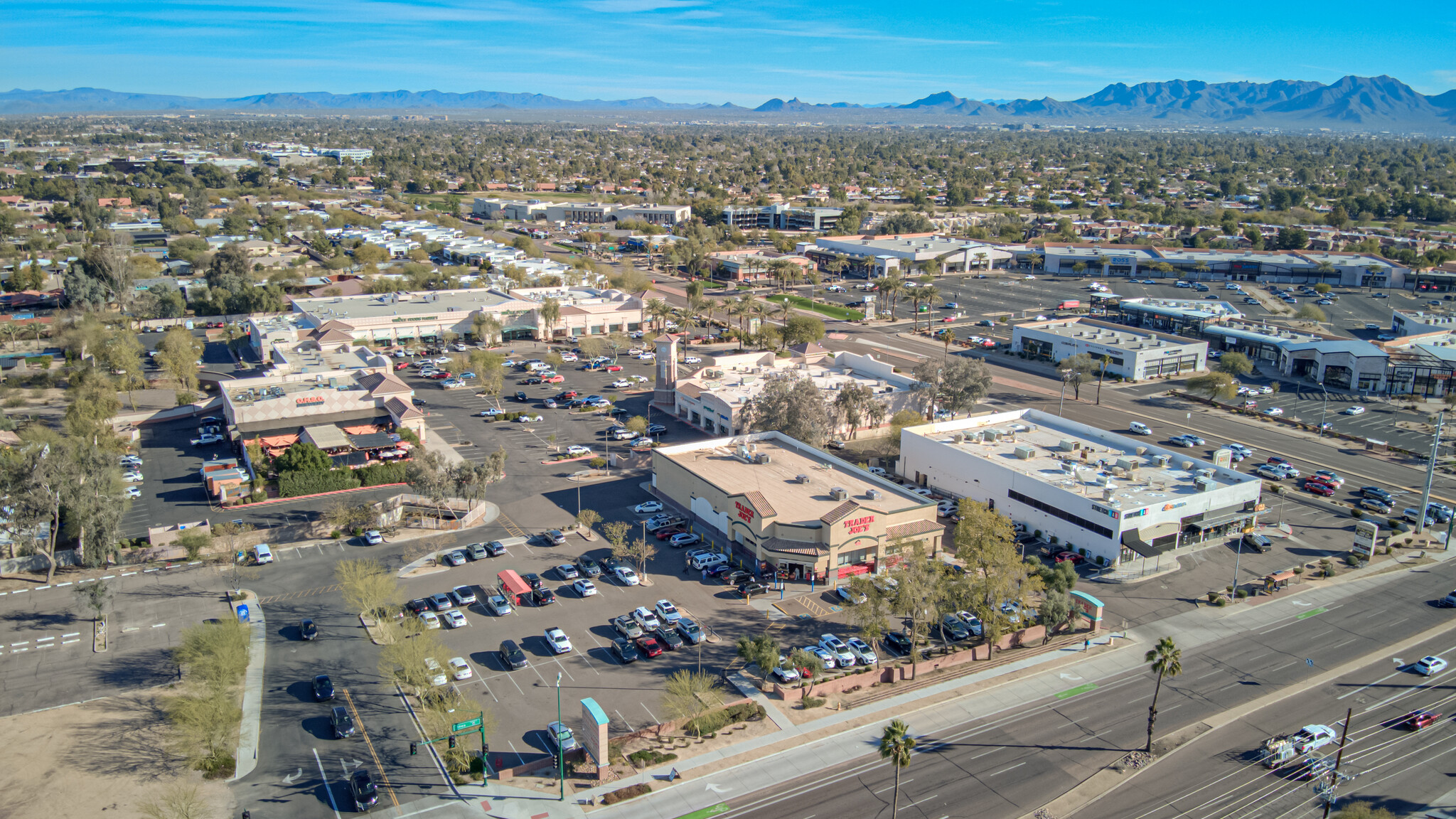 10810 N Tatum Blvd, Phoenix, AZ à louer Photo de l’immeuble– Image 1 sur 8