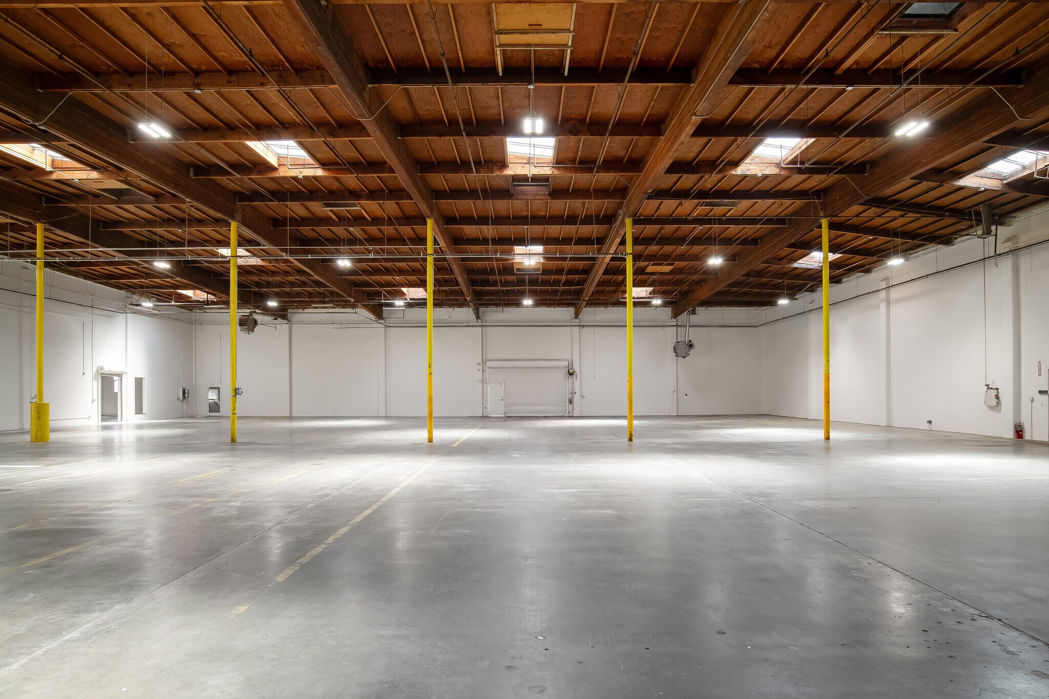 900-940 Aladdin Ave, San Leandro, CA à louer Photo de l’immeuble– Image 1 sur 10
