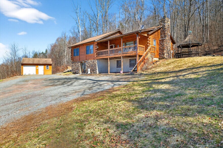 79 Whitleigh Rd, Equinunk, PA à vendre - Photo de l’immeuble – Image 2 sur 53