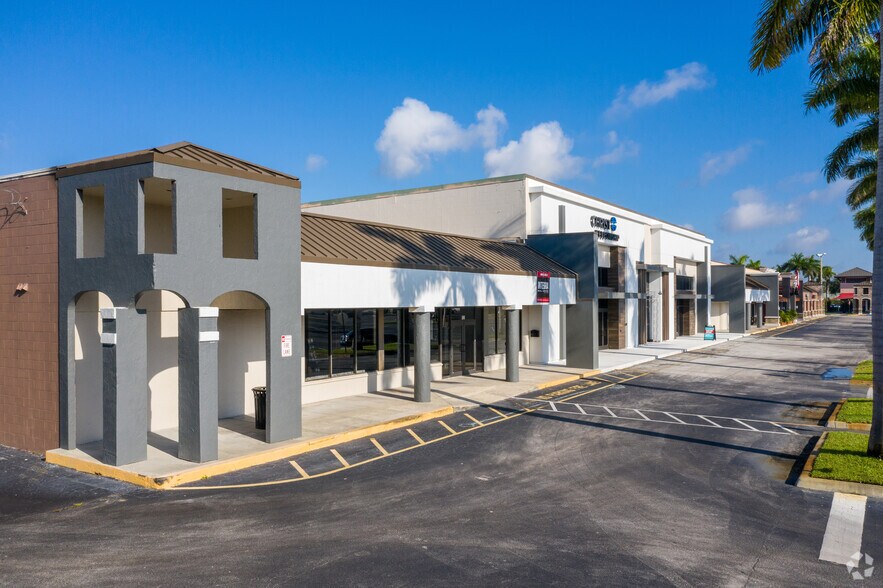 925-939 14th Ln, Vero Beach, FL à louer - Photo principale – Image 1 sur 8