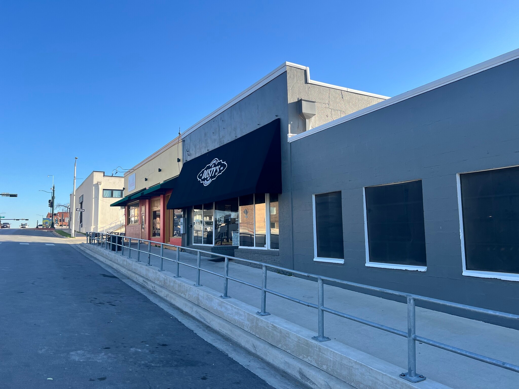 119 S Elm St, Denton, TX à louer Photo de l’immeuble– Image 1 sur 6