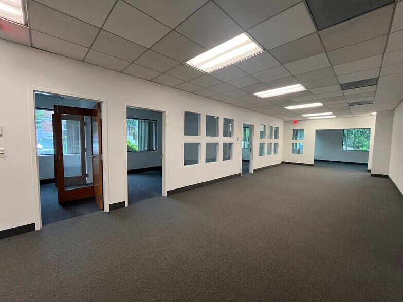 15 Bleeker St, Millburn, NJ à louer - Photo intérieure – Image 3 sur 15