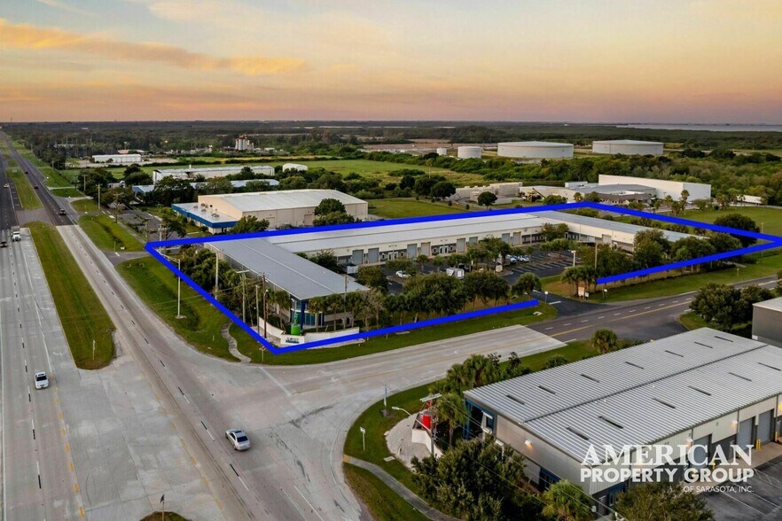 2303 S Dock St, Palmetto, FL à louer - Photo de l’immeuble – Image 2 sur 9