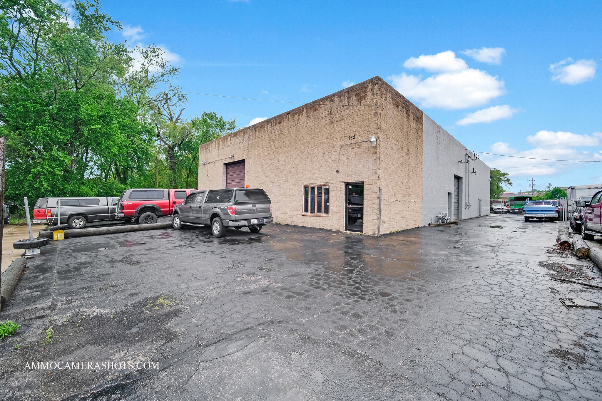 133 N Aurora St, West Chicago, IL à louer Photo de l’immeuble– Image 1 sur 16