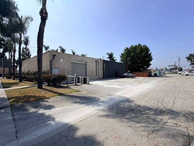 7635 Serapis Ave, Pico Rivera, CA à louer - Photo de l’immeuble – Image 2 sur 16