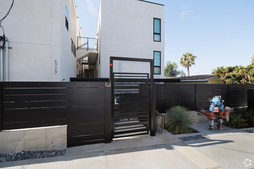 5727 Lauretta St, San Diego, CA à vendre - Photo de l’immeuble – Image 3 sur 41