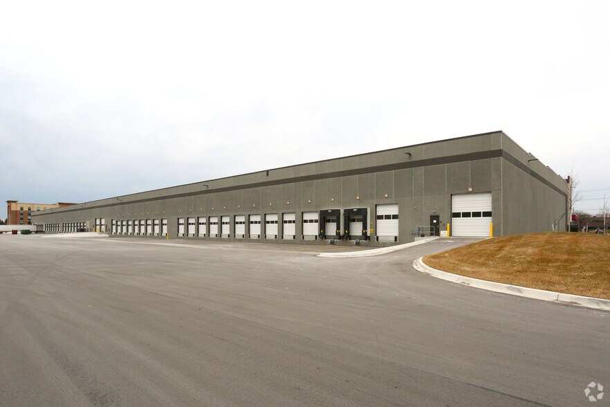 28101 Schoolcraft Rd, Livonia, MI à louer - Photo de l’immeuble – Image 2 sur 4