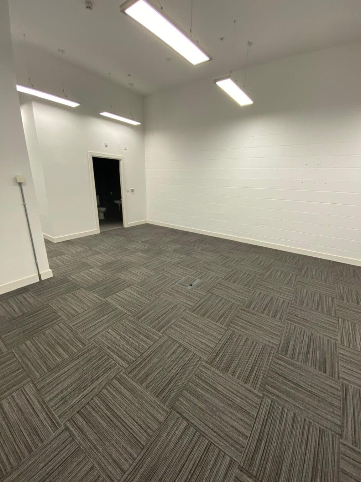 66 River Gardens walk, Londres à louer Photo principale– Image 1 sur 8