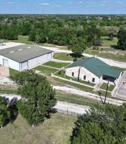 7081 Old Reliance Rd, Bryan, TX à louer - Photo de l’immeuble – Image 2 sur 16