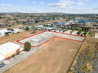 Plus de détails pour 334 Malbert St, Perris, CA - Terrain à louer