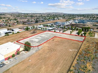 Plus de détails pour 334 Malbert St, Perris, CA - Terrain à louer