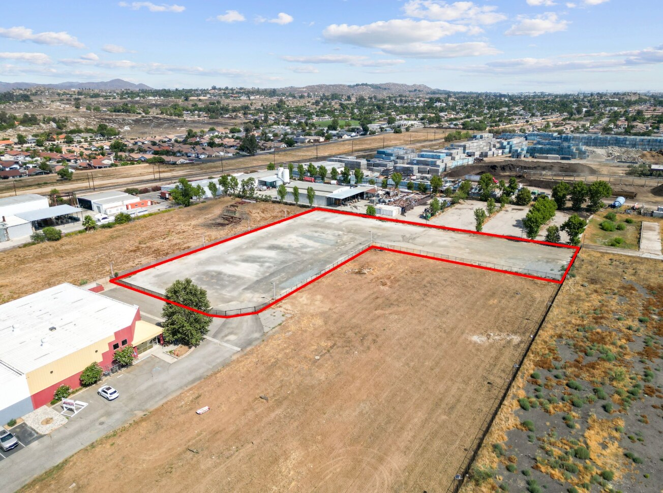 334 Malbert St, Perris, CA à louer Photo principale– Image 1 sur 11