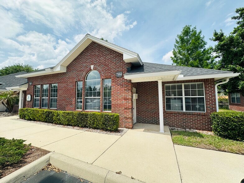305 Kingsley Lake Dr, Saint Augustine, FL à louer - Photo de l’immeuble – Image 1 sur 22