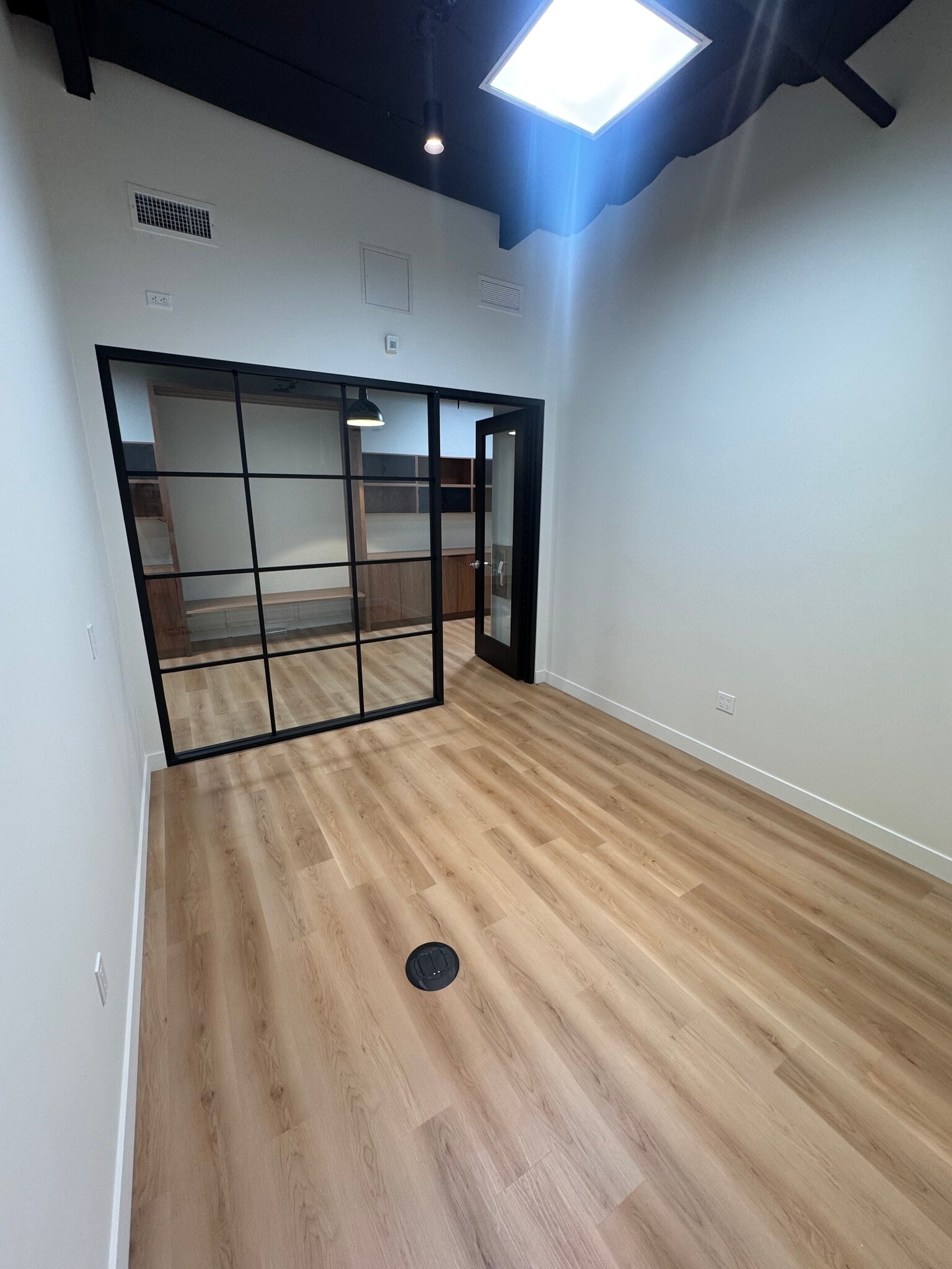 2150 N Trabajo Dr, Oxnard, CA à louer Photo de l’immeuble– Image 1 sur 2