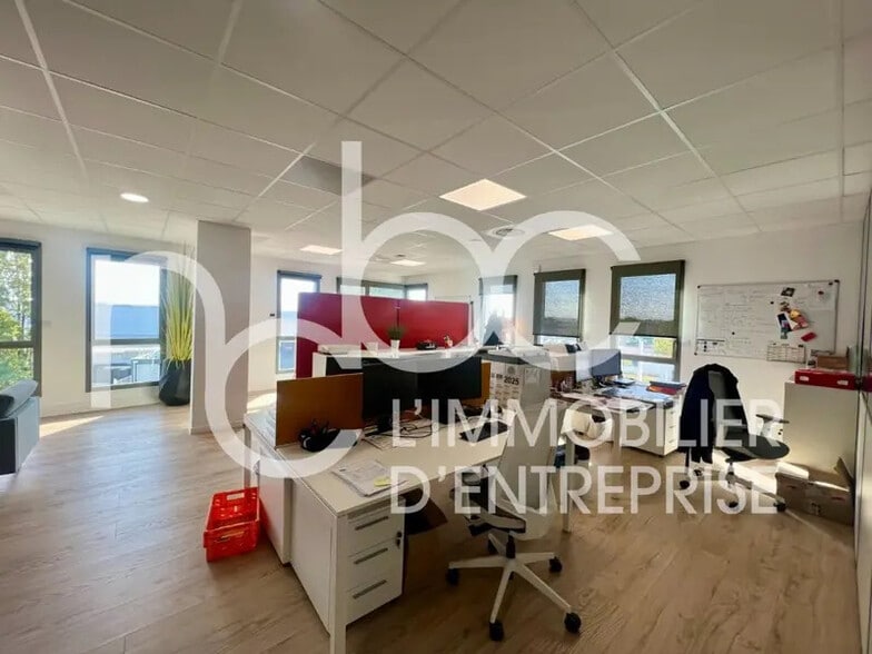 Bureau dans Chassieu à vendre - Photo intérieure – Image 2 sur 5