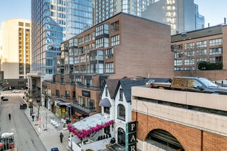 Plus de détails pour 162-164 Cumberland St, Toronto, ON - Local commercial à louer