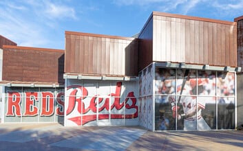 1933 S Ballpark Way, Goodyear, AZ à louer Photo de l’immeuble– Image 1 sur 2