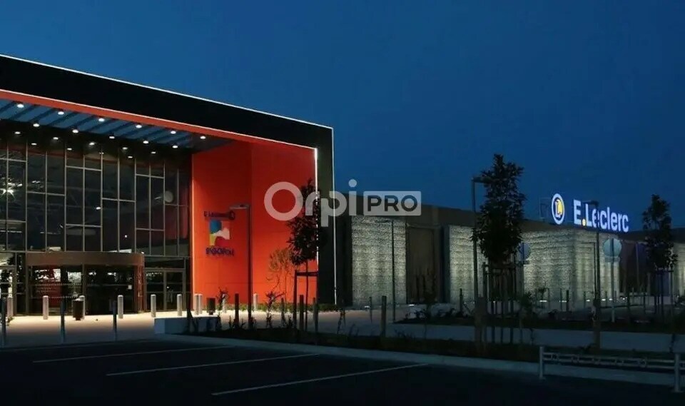 Local commercial dans Saint-Gaudens à louer Photo de l’immeuble– Image 1 sur 6