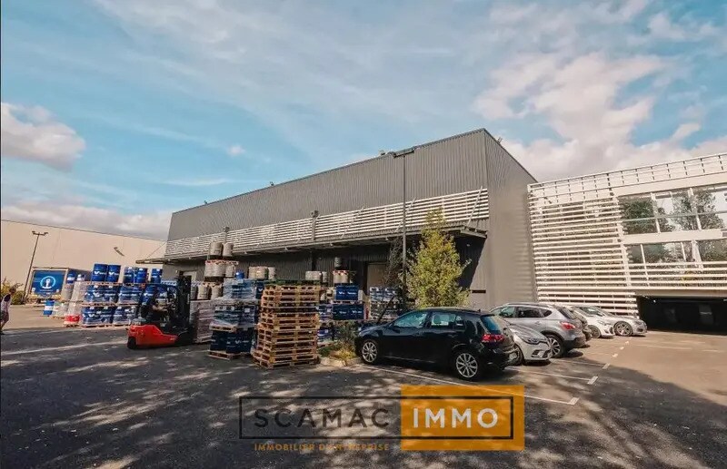 Industriel/Logistique dans LES MILLES à louer - Photo de l’immeuble – Image 2 sur 4