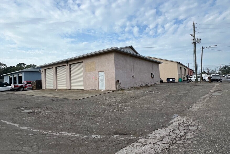 7809 Clark Moody Blvd, Port Richey, FL à vendre - Photo de l’immeuble – Image 2 sur 16
