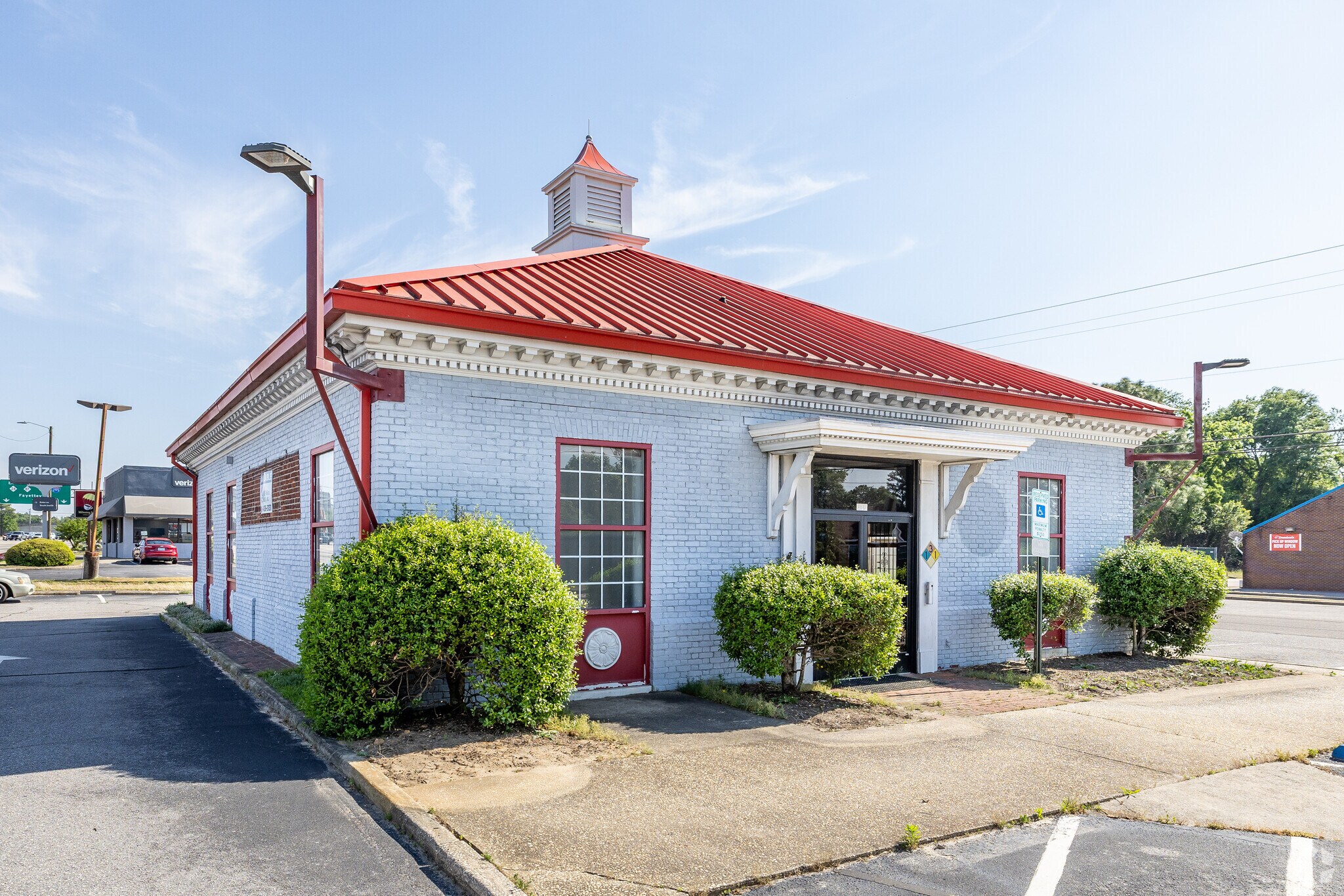 200 Spring Ave, Spring Lake, NC à louer Photo principale– Image 1 sur 4